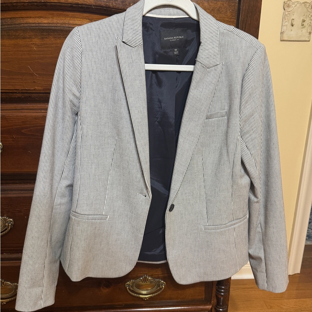 Banana Republic women’s classic fit Pinstripe Blazer - Black and White